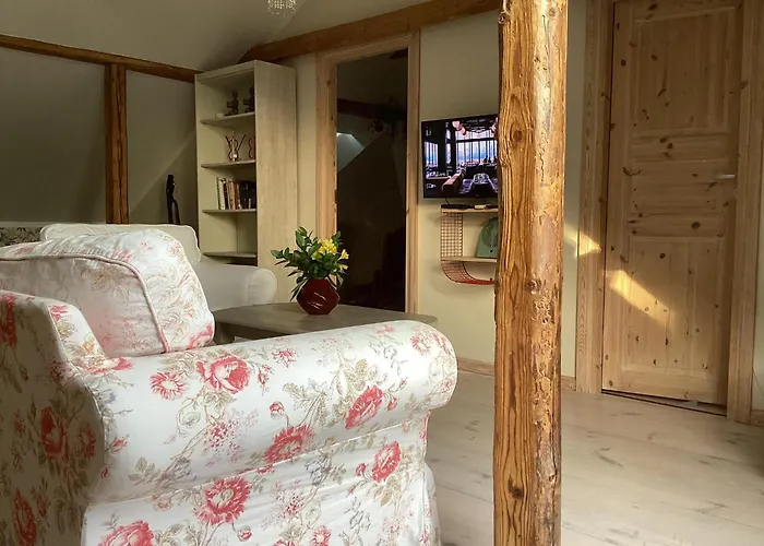 Hygge Home With Terrace - Charming Cottage-Style Apartment With Free Parking Friday Evening - Monday Morning
